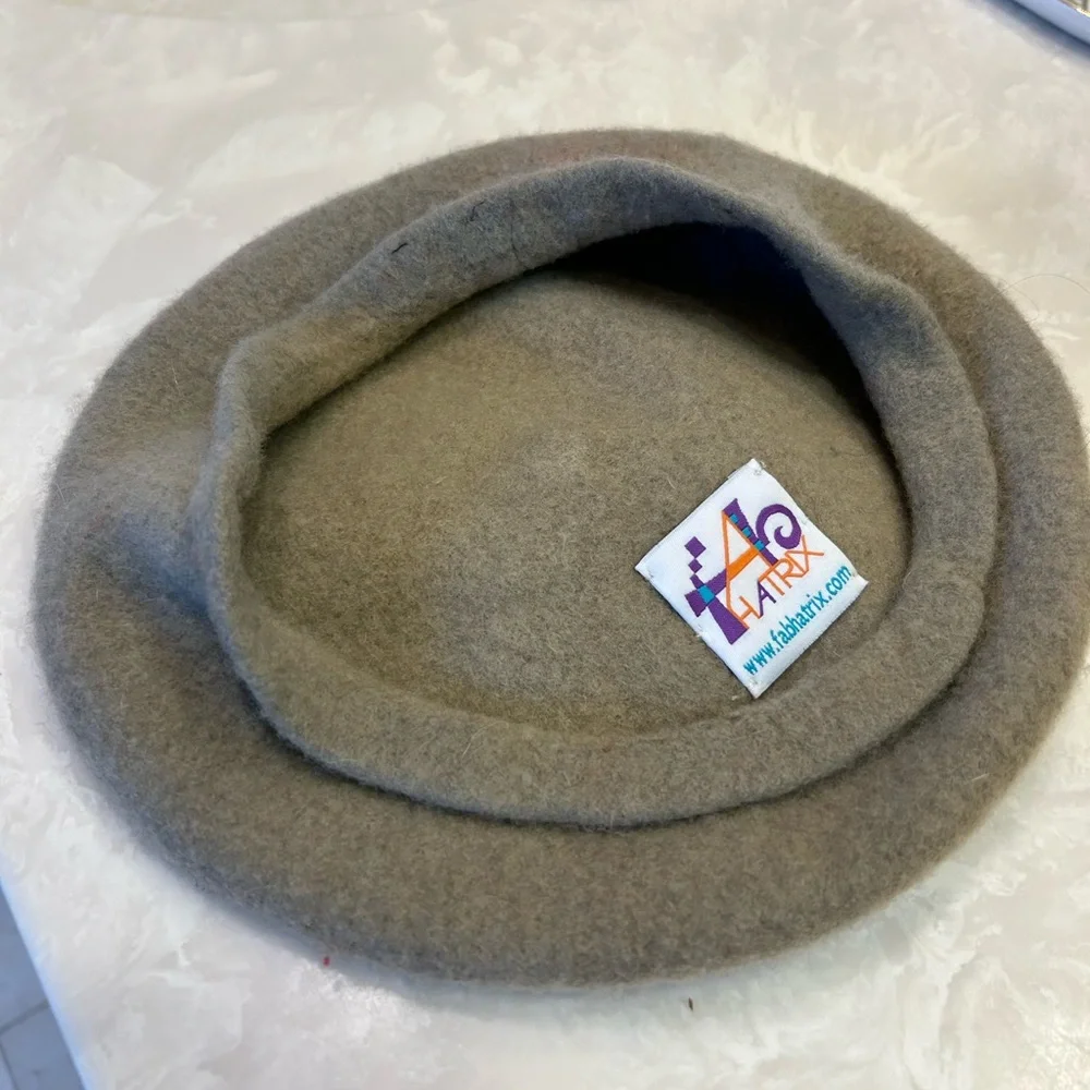 Beret by Hatrix, Taupe, Wool, Women’s Small - Picture 6 of 7